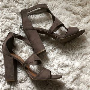 Chunky Ankle Cut Out booties